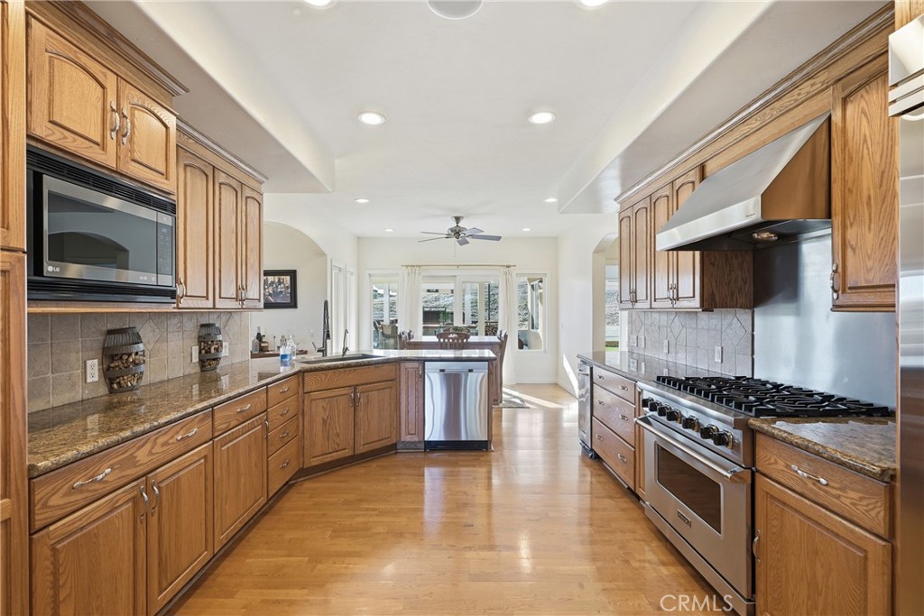 220 Cook Court Property Photo 11