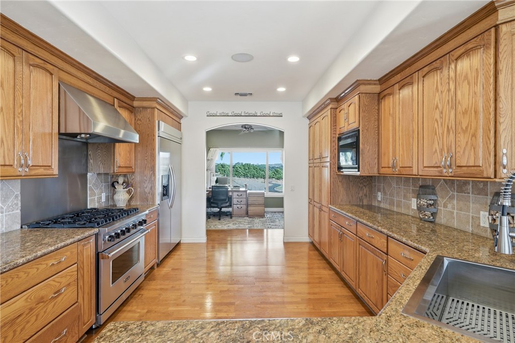 220 Cook Court Property Photo 15