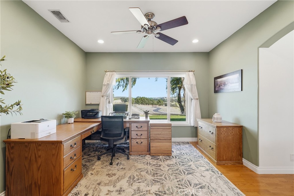 220 Cook Court Property Photo 16