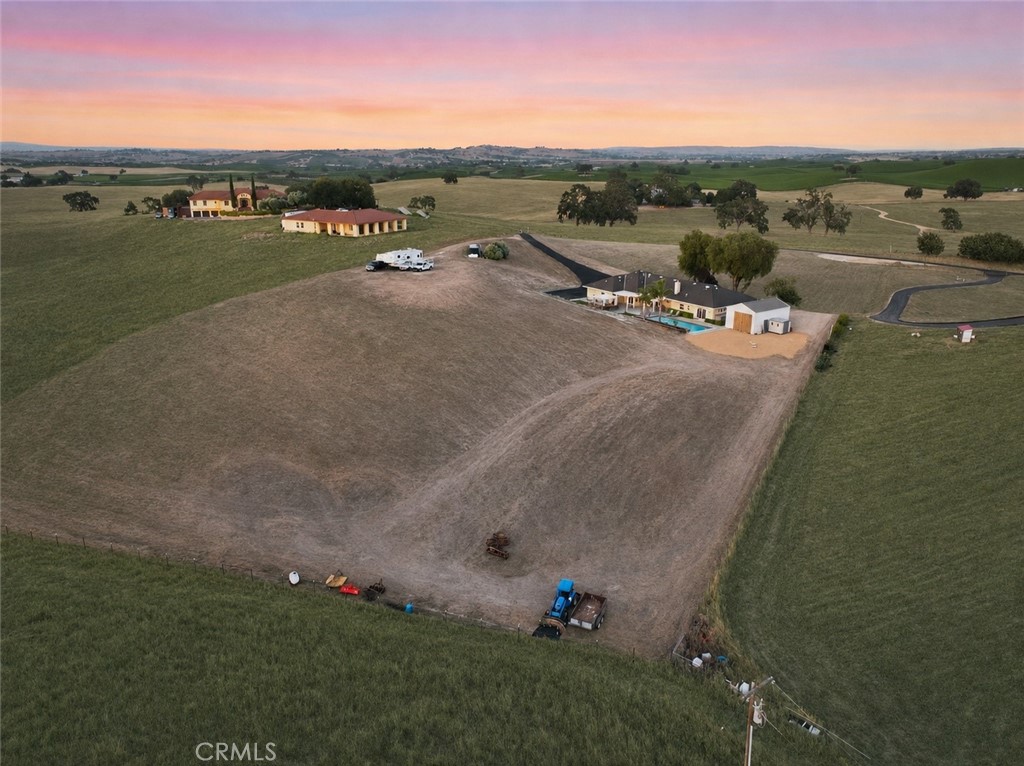 220 Cook Court Property Photo 45