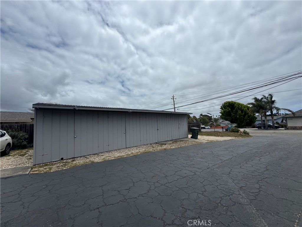 1499 Farroll Property Photo 3