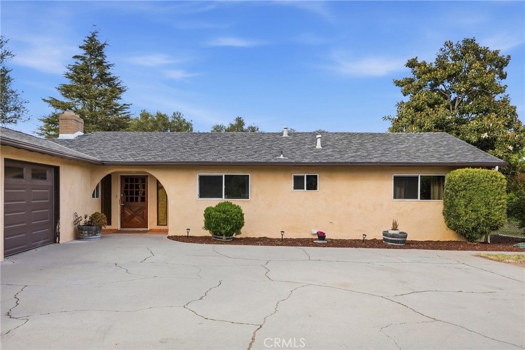448 Pomeroy Property Photo 3