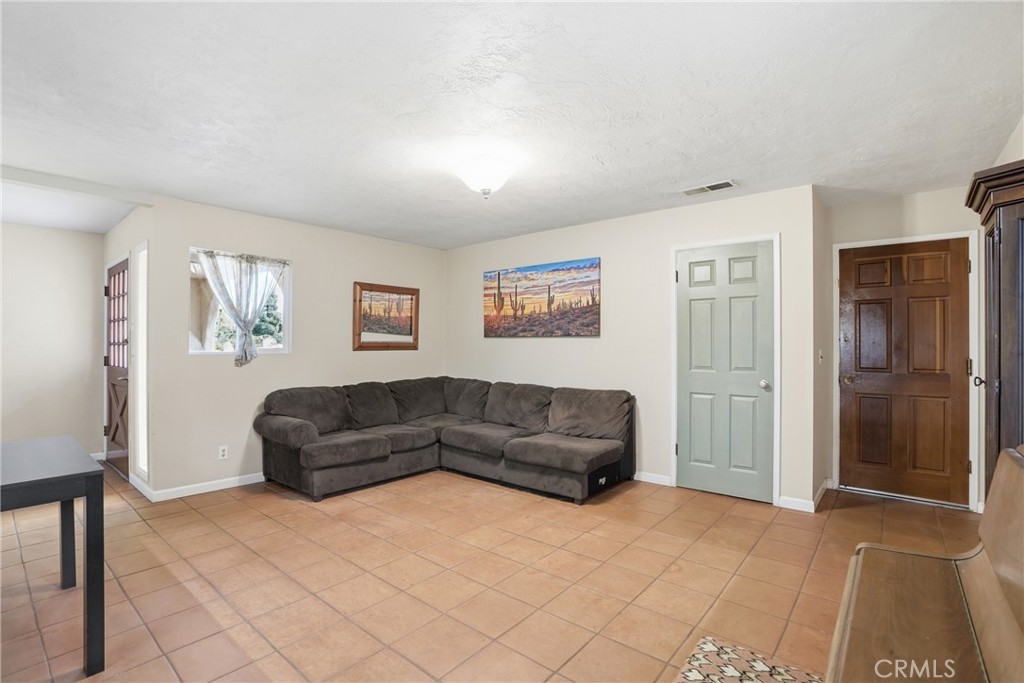 448 Pomeroy Property Photo 10