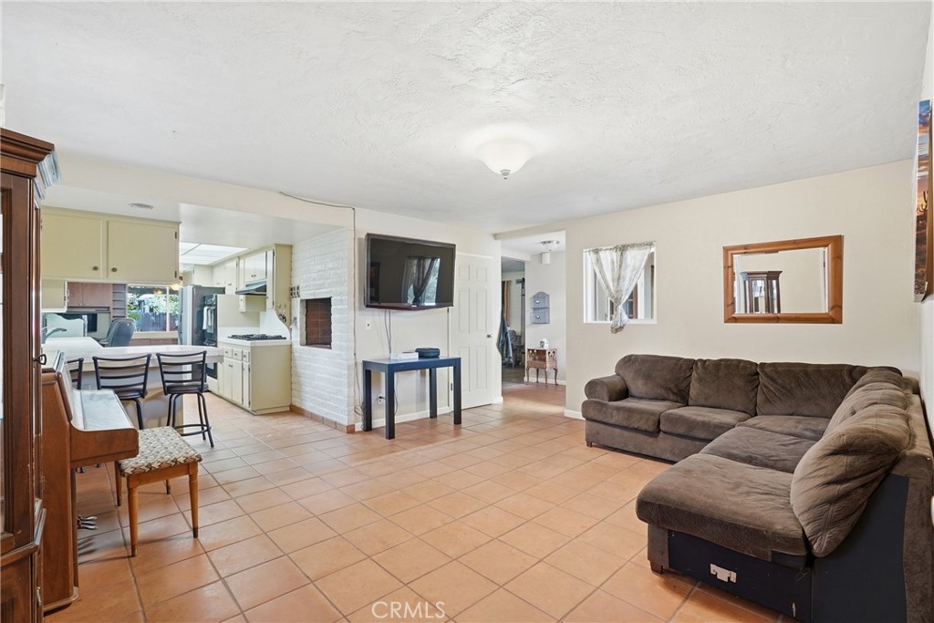 448 Pomeroy Property Photo 11