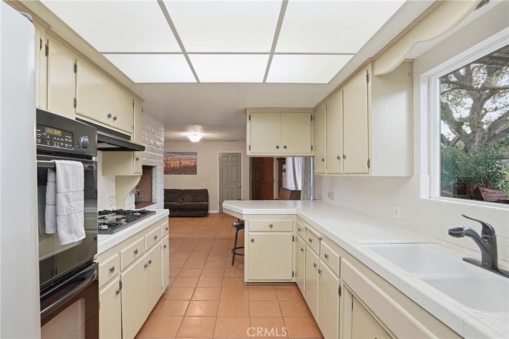 448 Pomeroy Property Photo 13
