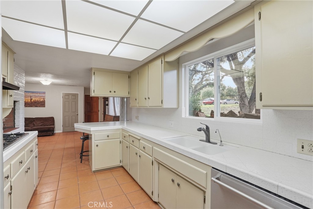 448 Pomeroy Property Photo 15