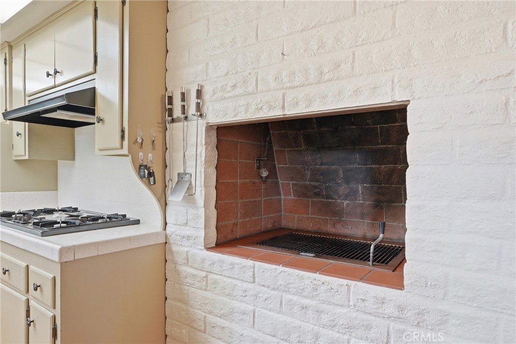 448 Pomeroy Property Photo 16