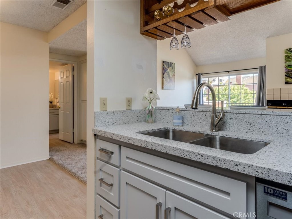 2422 Village Green Property Photo 18