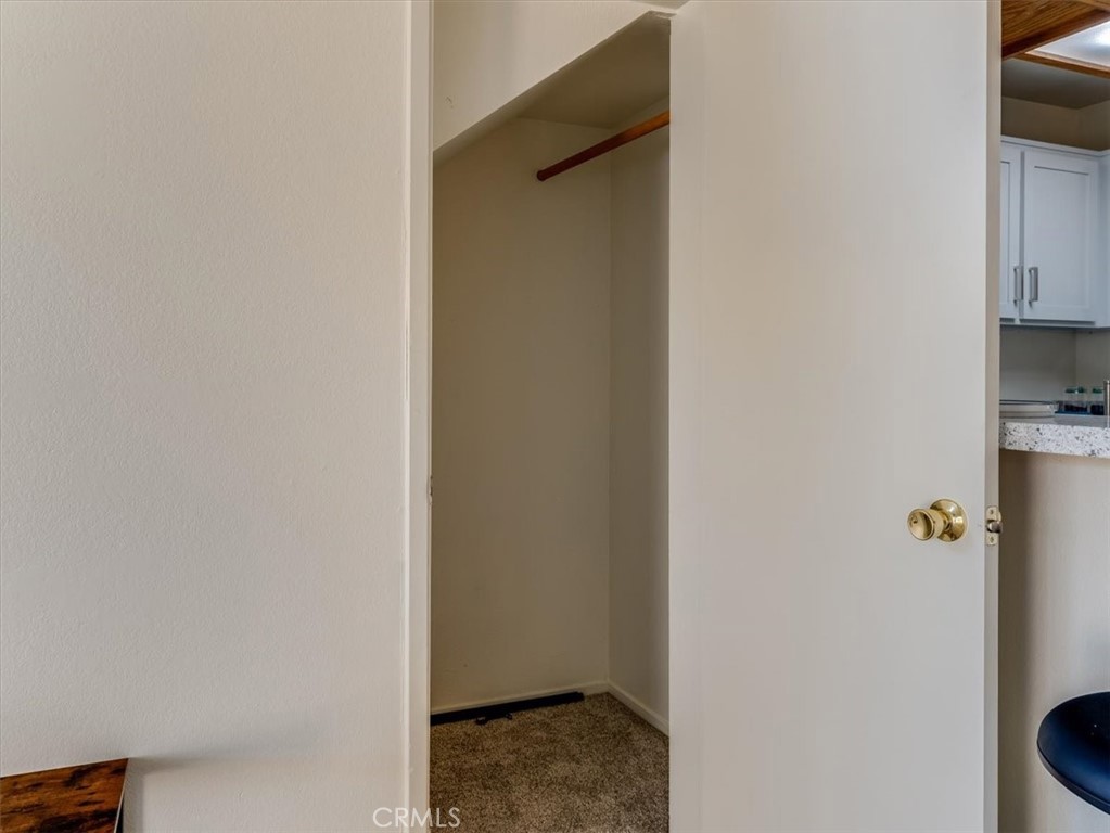 2422 Village Green Property Photo 27