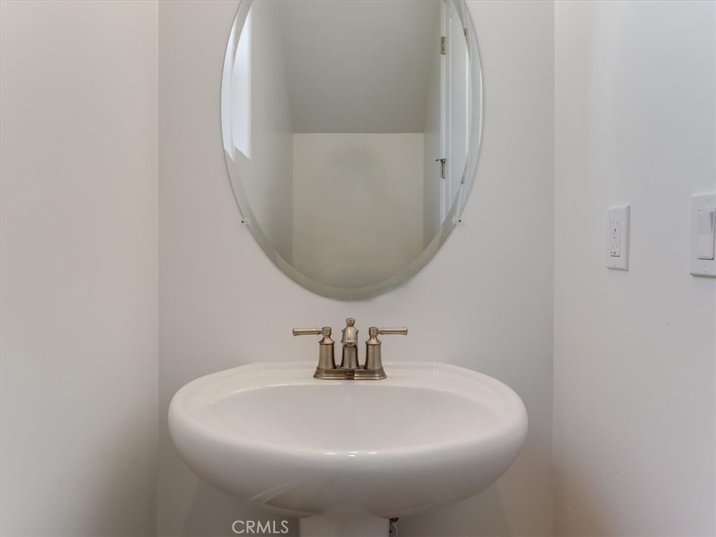 1133 Flax Property Photo 14