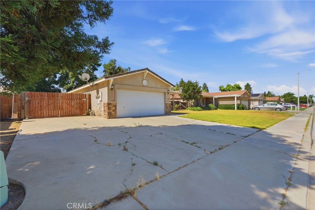 1865 La Vida Avenue Property Photo 4