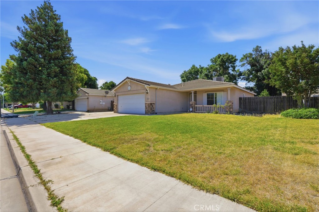 1865 La Vida Avenue Property Photo 5