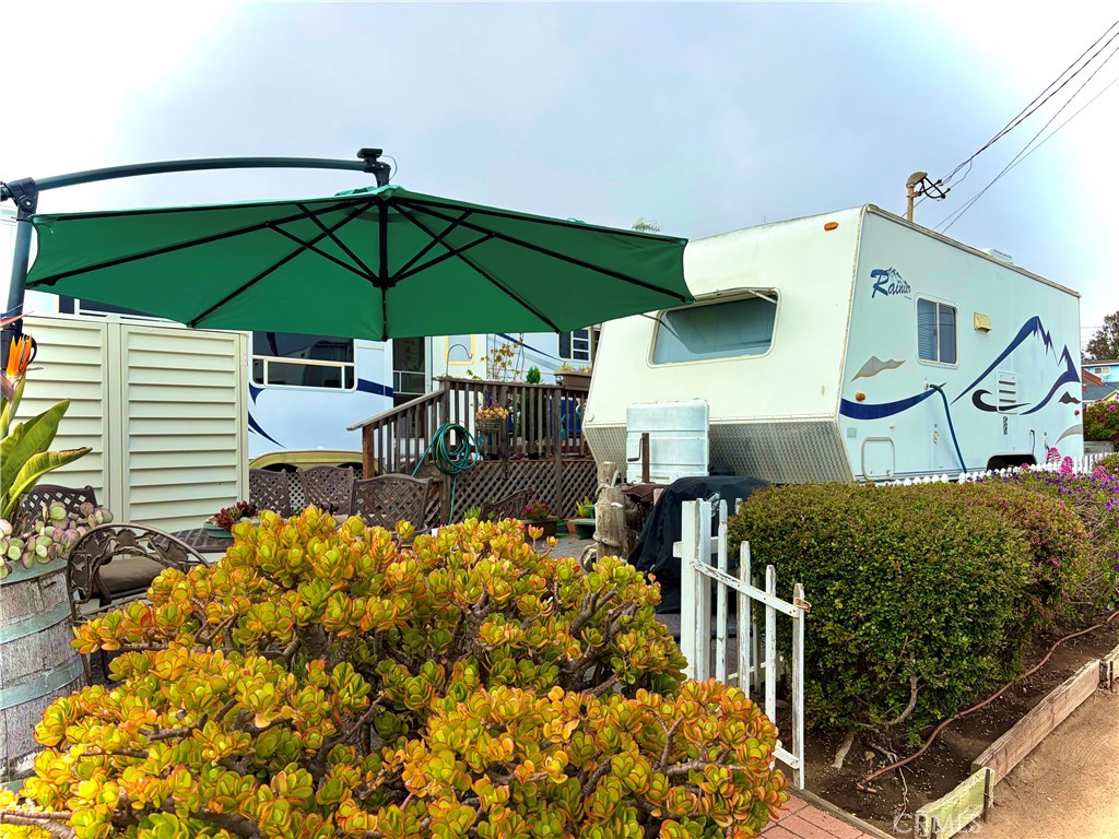 233 Surf Street 6 Property Photo 1