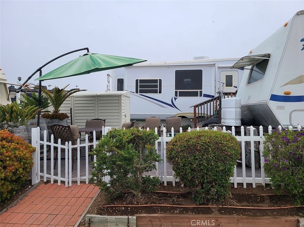 233 Surf Street 6 Property Photo 4