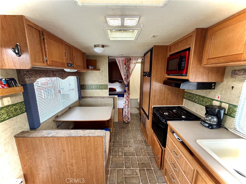 233 Surf Street 6 Property Photo 19