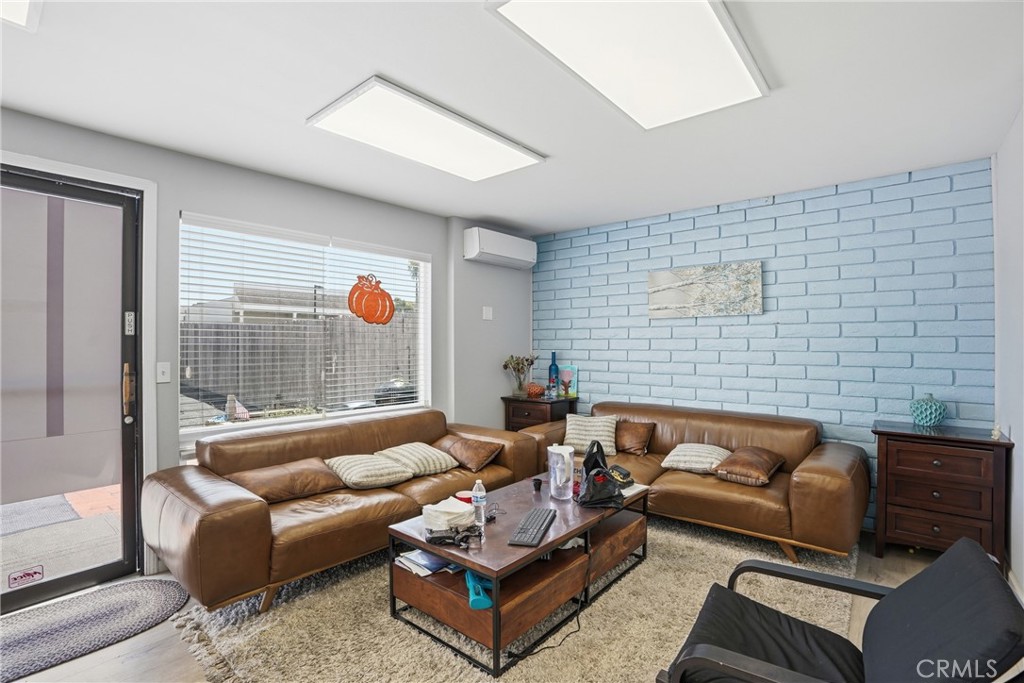 2141 10th Street Property Photo 3