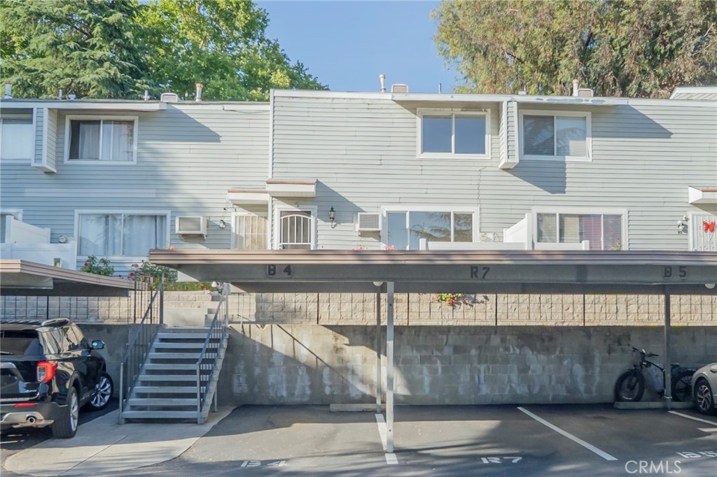 714 Tanner Drive B4 Property Photo 2