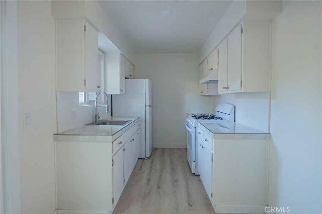 714 Tanner Drive B4 Property Photo 5