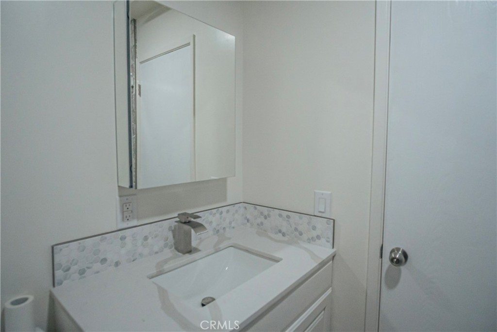 714 Tanner Drive B4 Property Photo 8