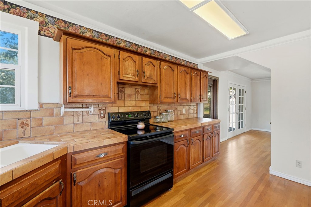 21530 Tiburico Avenue Property Photo 26