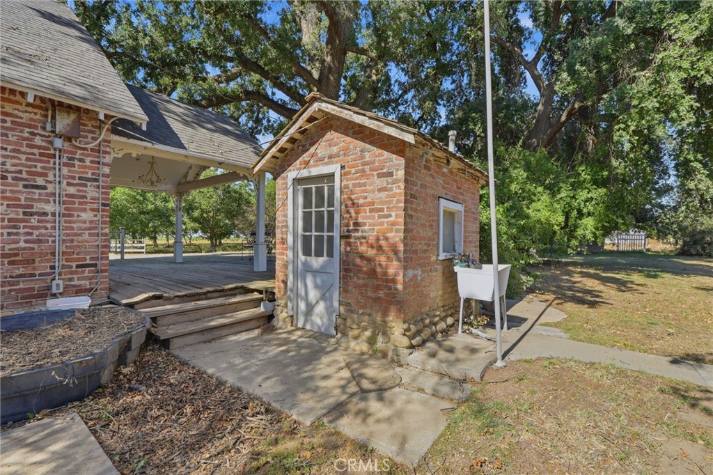 21530 Tiburico Avenue Property Photo 53