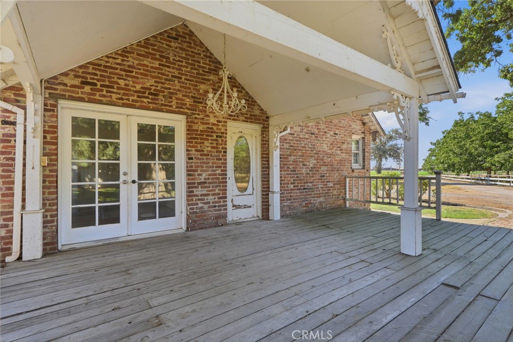 21530 Tiburico Avenue Property Photo 54