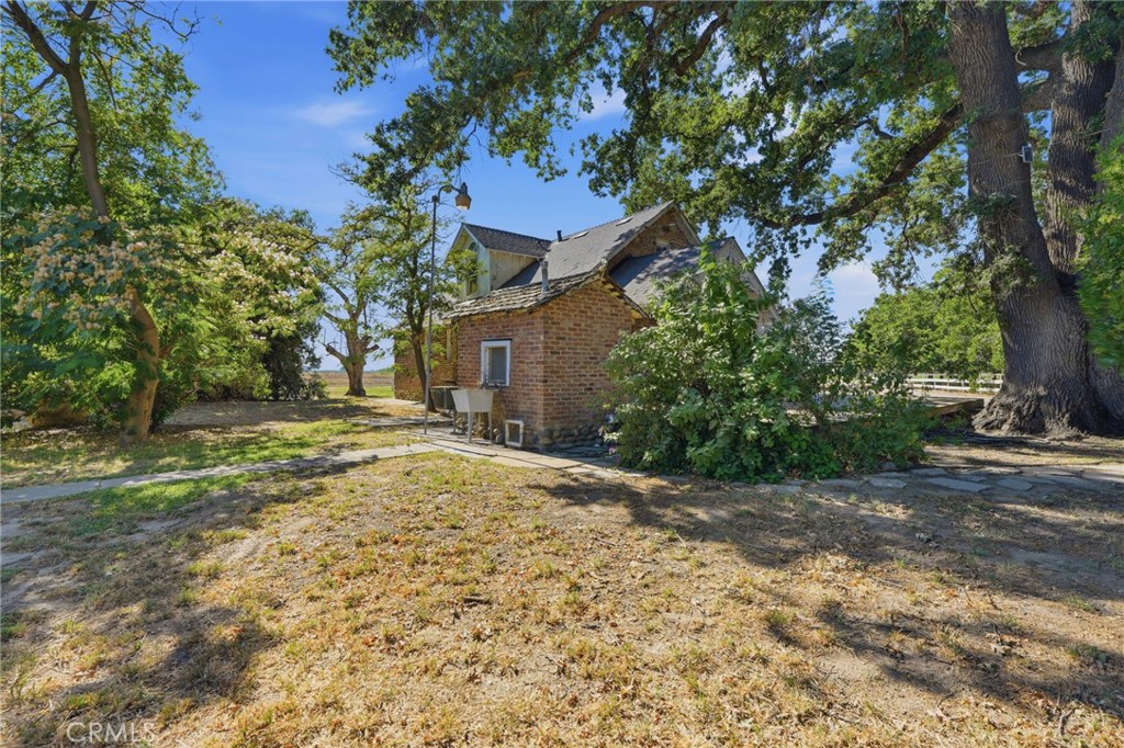 21530 Tiburico Avenue Property Photo 56