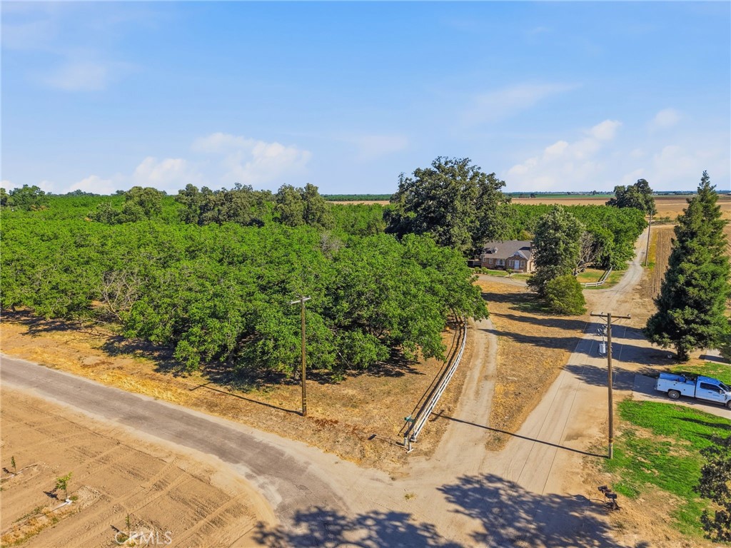 21530 Tiburico Avenue Property Photo 64