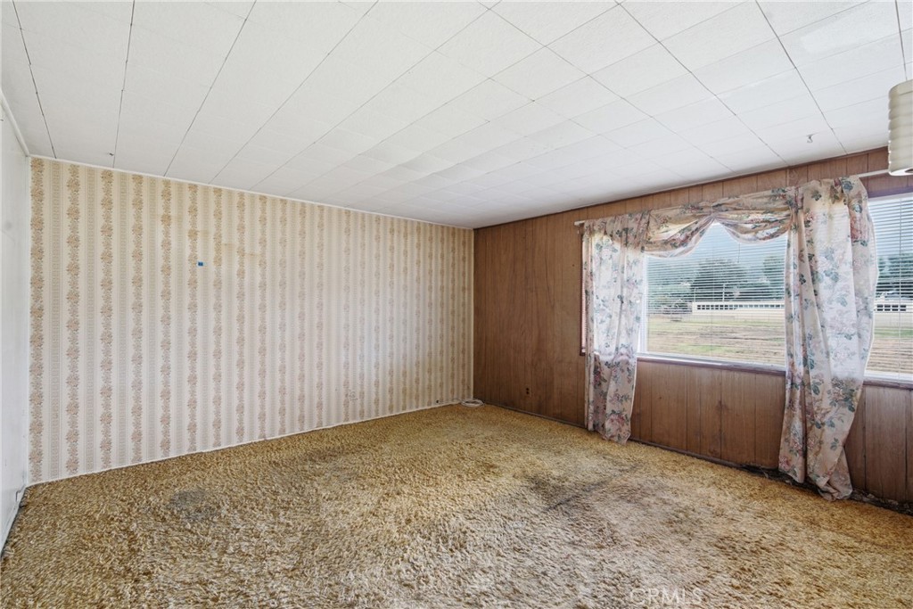 228 S 1st Place Property Photo 14