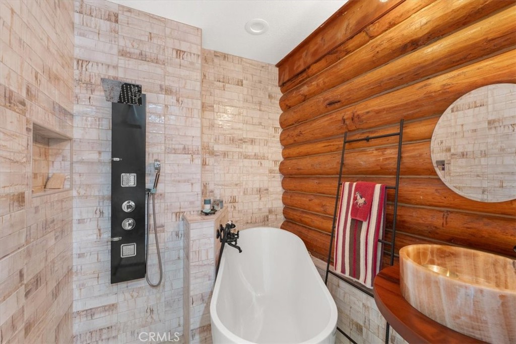 2315 Autumn Property Photo 20