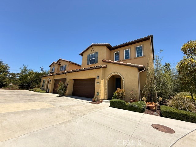 629 Agapanthus Property Photo 1
