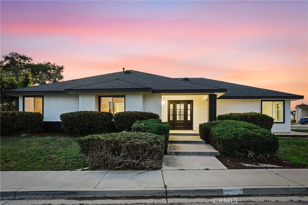 1423 Genoa Way Property Photo 3