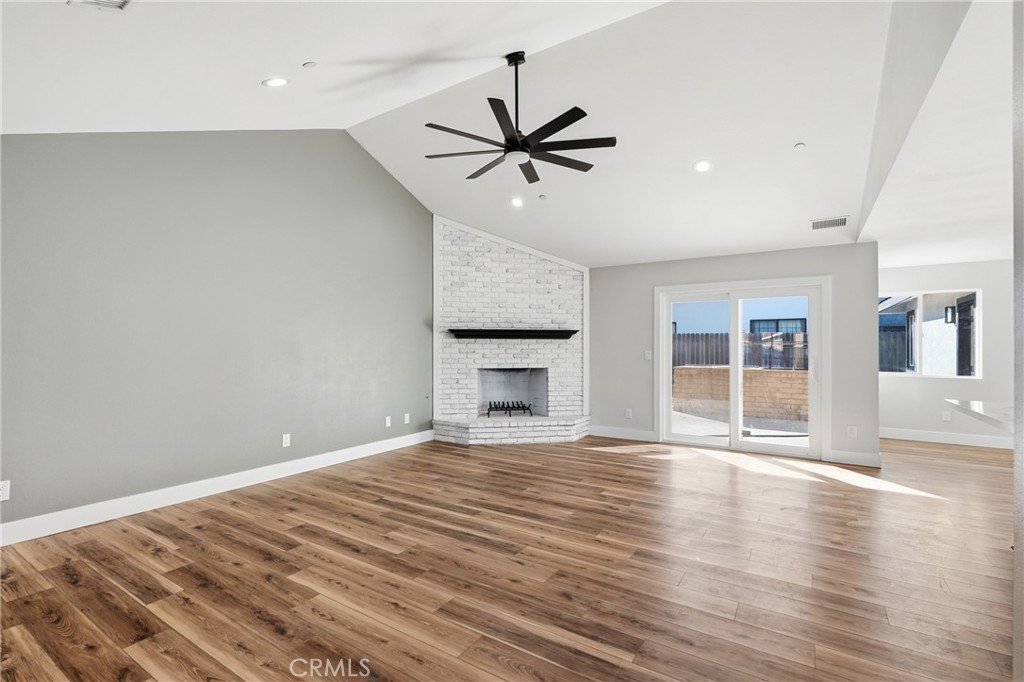 1423 Genoa Way Property Photo 6