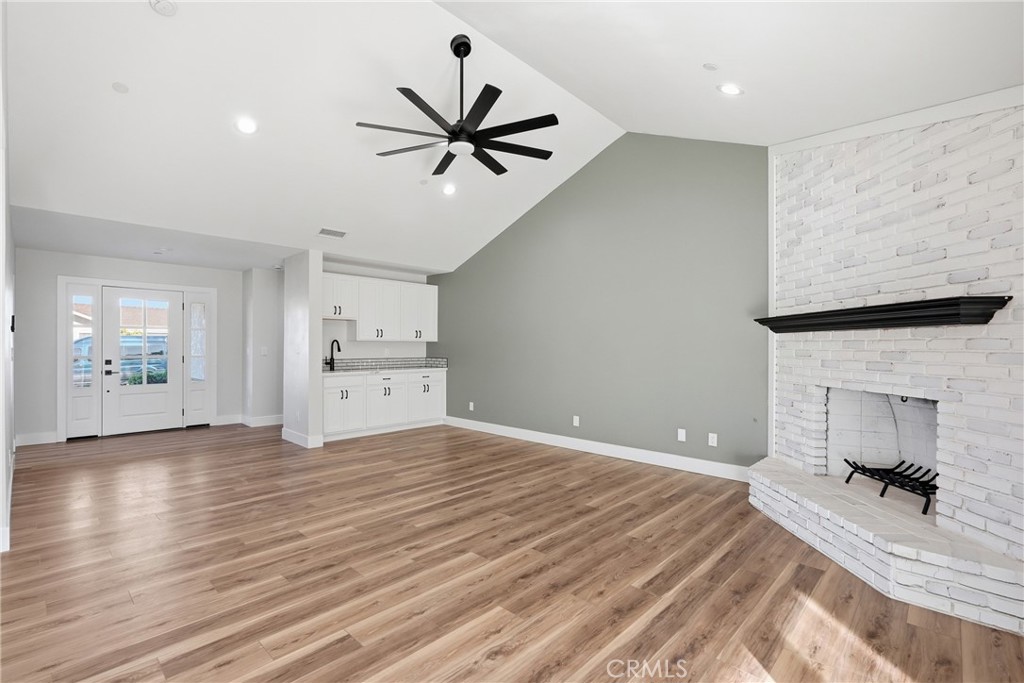 1423 Genoa Way Property Photo 8