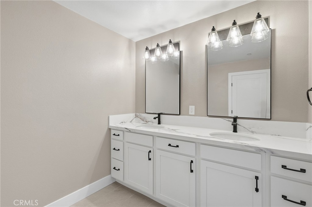 1423 Genoa Way Property Photo 18