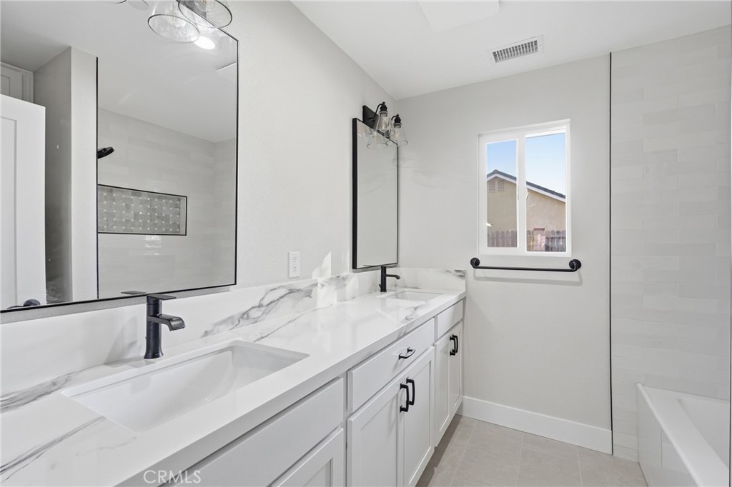1423 Genoa Way Property Photo 25