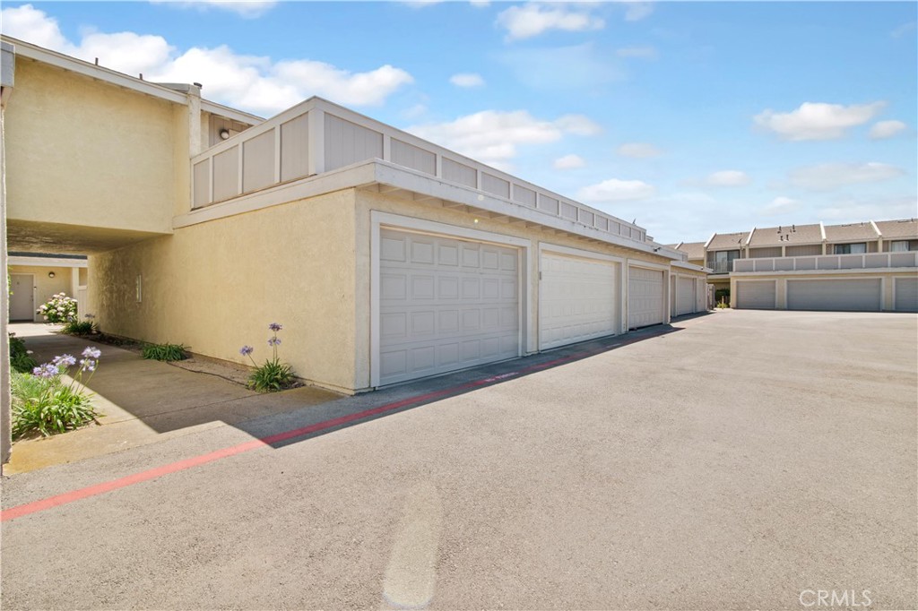 1109 W Cypress Property Photo 3