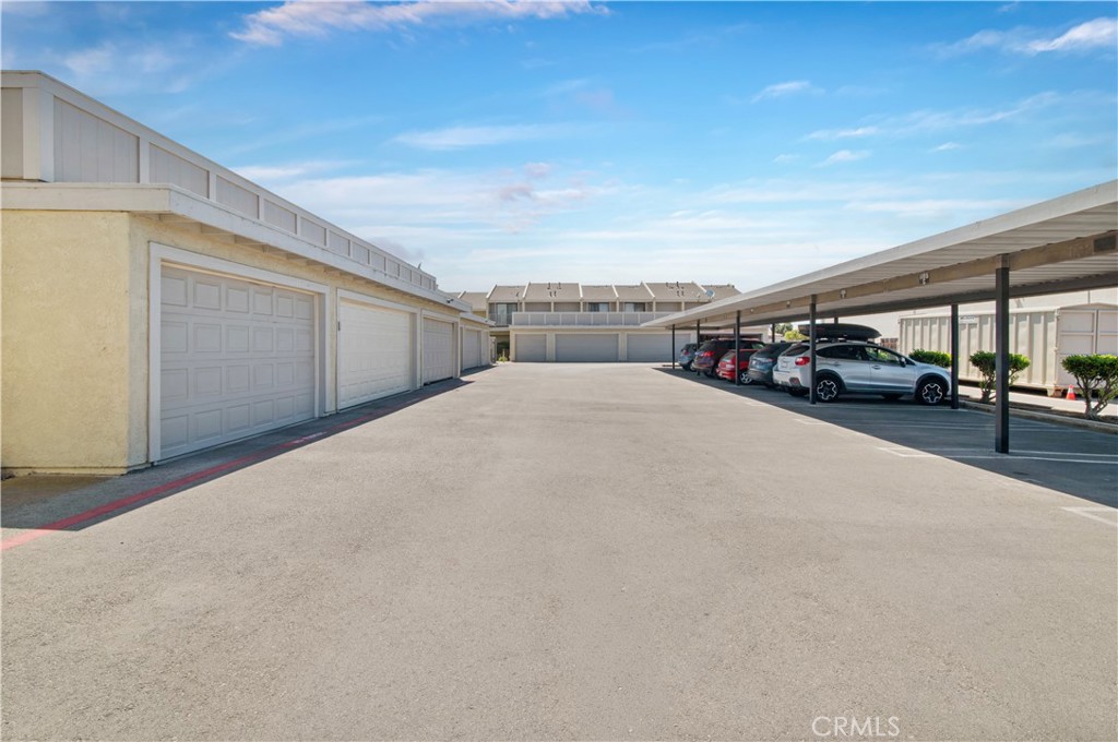 1109 W Cypress Property Photo 4