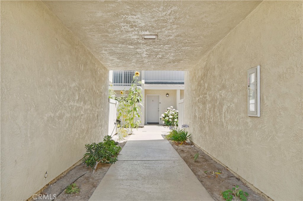 1109 W Cypress Property Photo 5