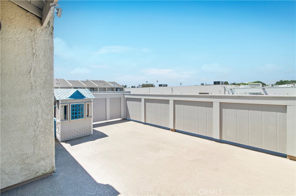 1109 W Cypress Property Photo 8