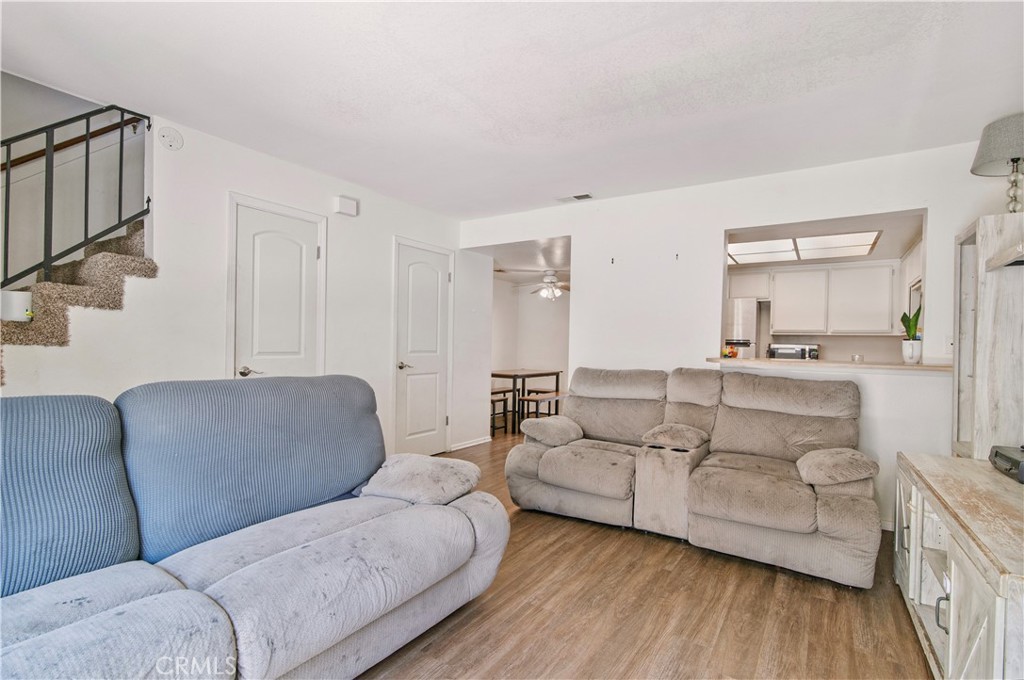 1109 W Cypress Property Photo 12