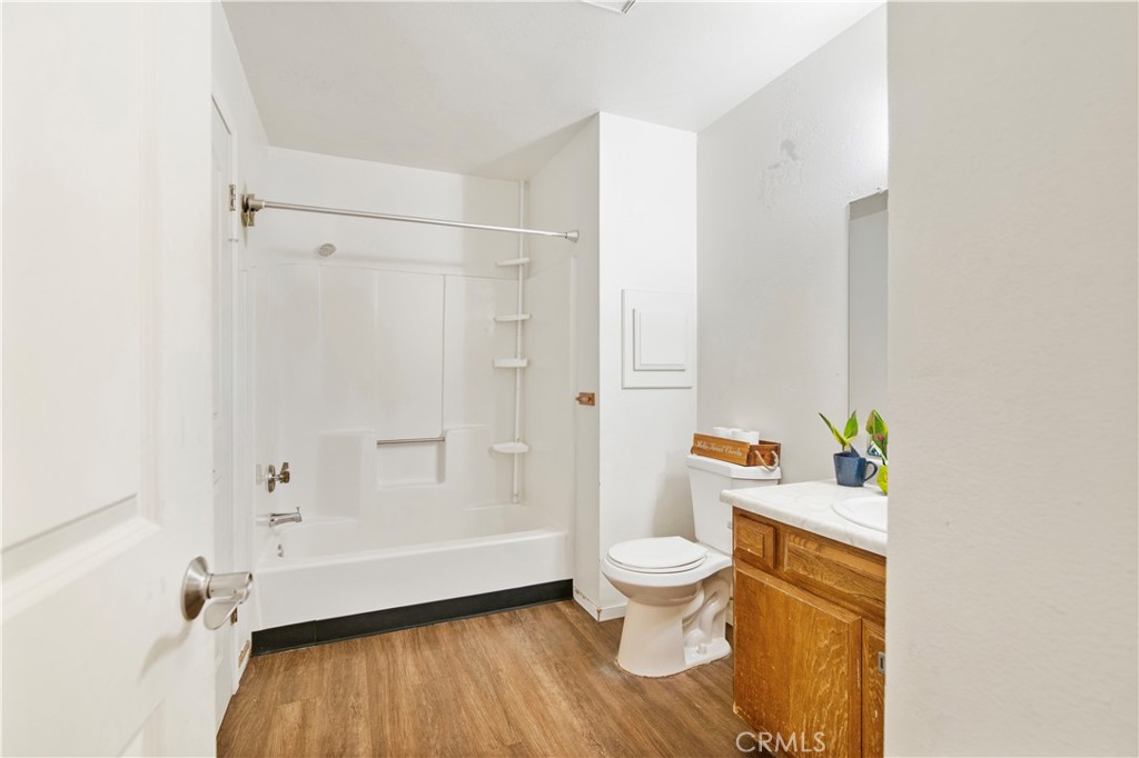 1109 W Cypress Property Photo 27