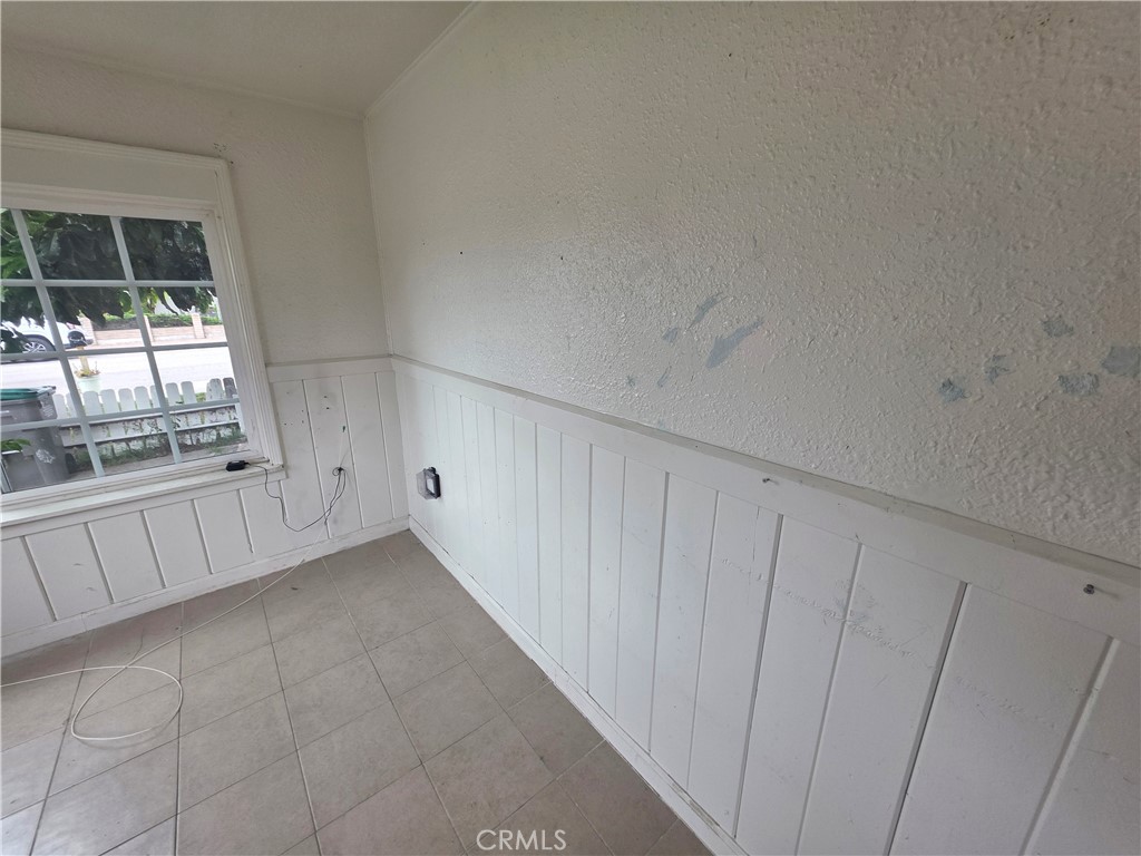 557 S 10th Property Photo 4