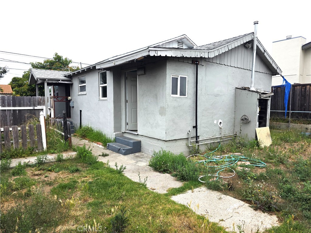 557 S 10th Property Photo 14