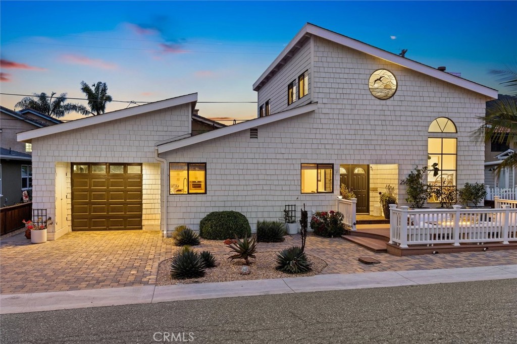 250 Castaic Avenue Property Photo 2