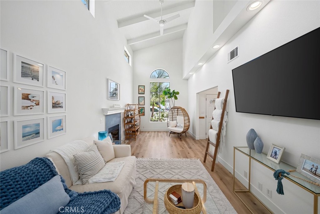 250 Castaic Avenue Property Photo 16
