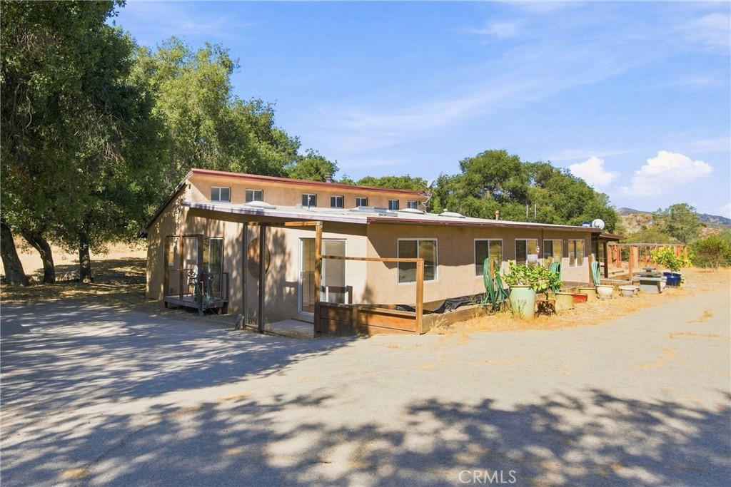 5885 Lion Ridge Property Photo 1