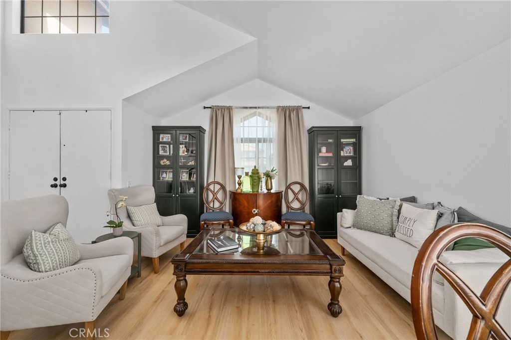 17253 Dolphin Property Photo 4