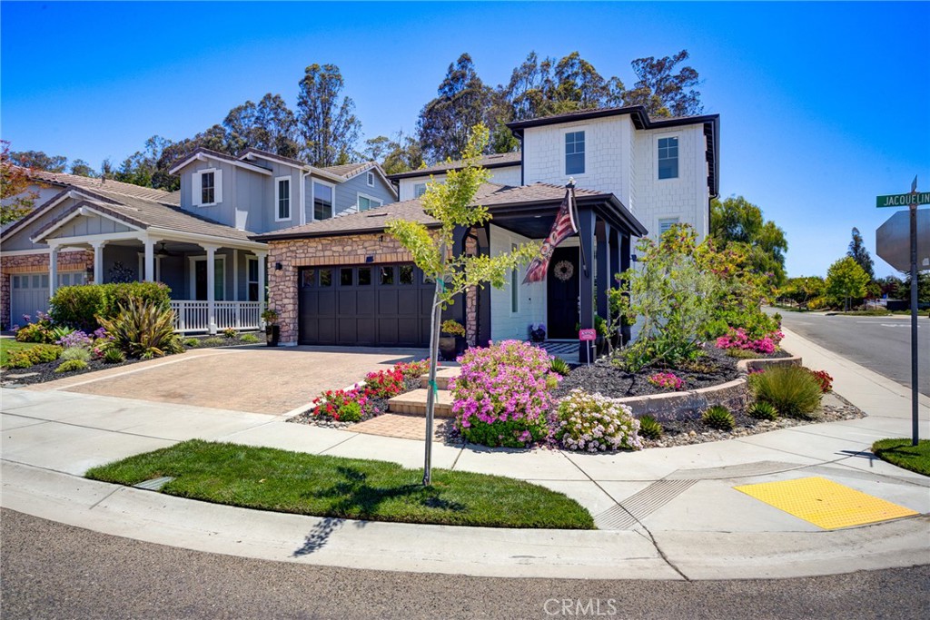995 Jacqueline Property Photo 3
