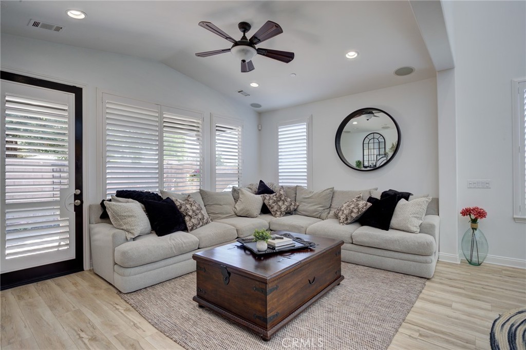 995 Jacqueline Property Photo 21